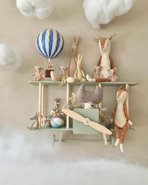 Dashy_biplane_shelf2